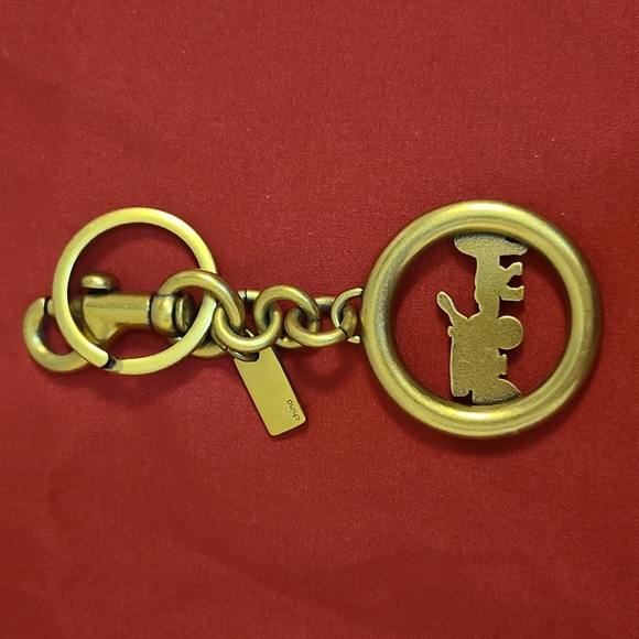 Coach And Carriage Bag Charm Gold. - Picture 3 of 3